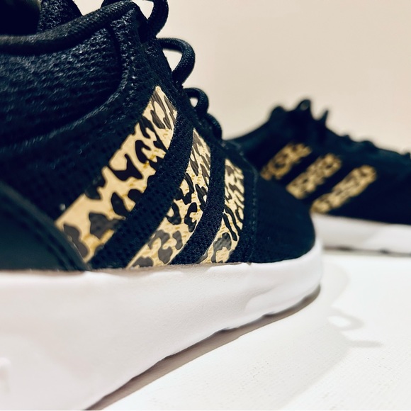 ADIDAS: Women’s QT Racer 2.0 (Leopard) - Picture 7 of 11